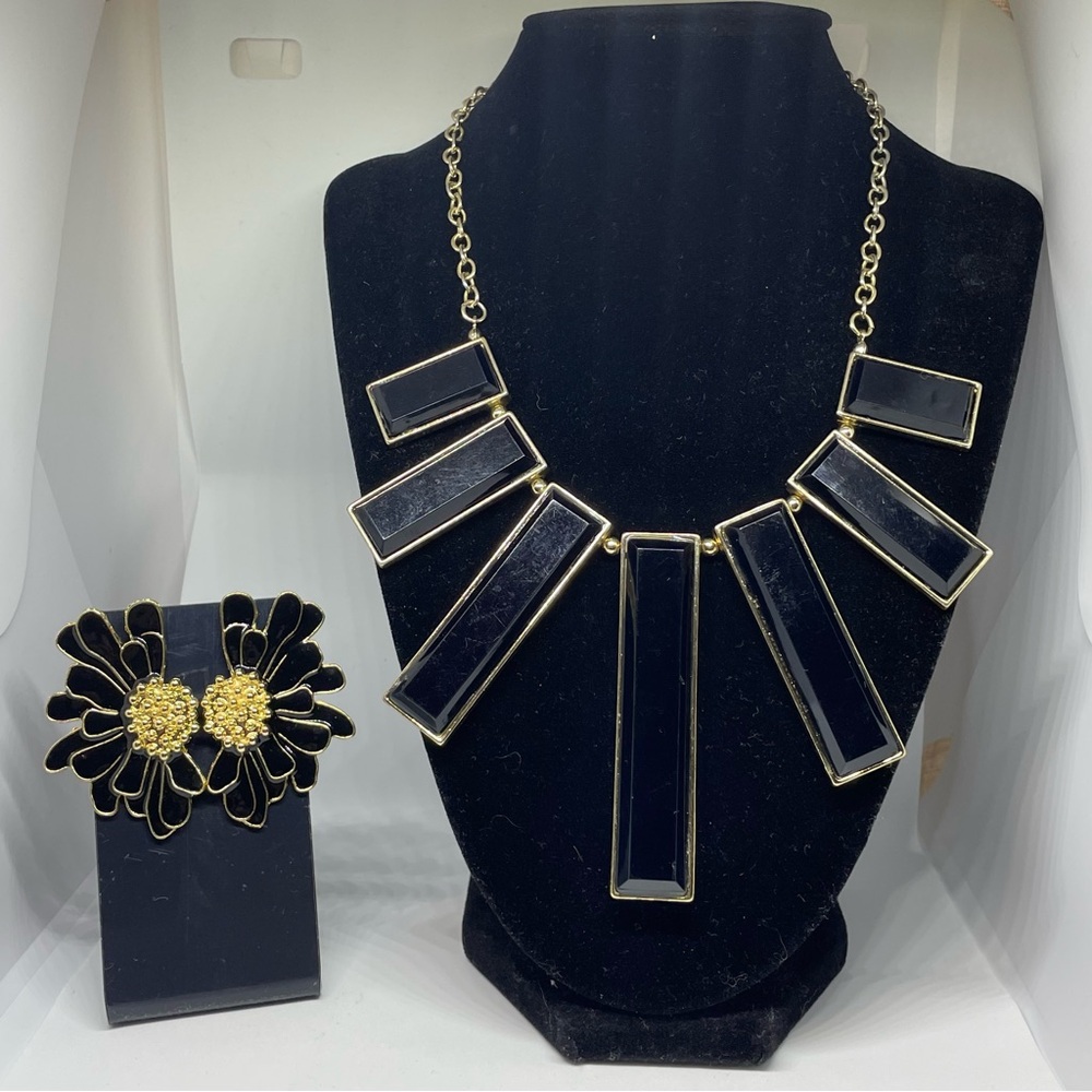 Elegant Black and Gold Necklace and Earring Set